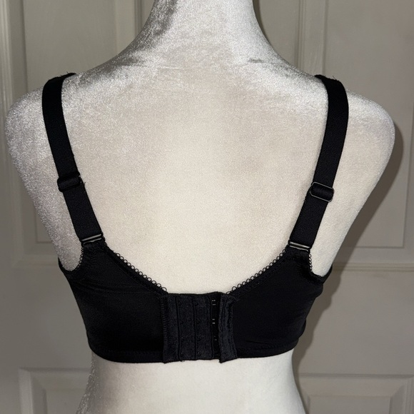 Wacoal Basic Beauty Full Figure Seamless Underwire Bra - Picture 3 of 4